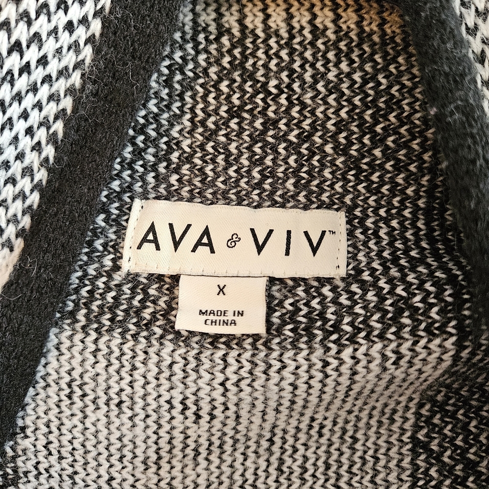 Sweater - Picture 2 of 3